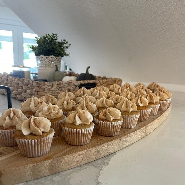 A tray of Kupcakes by Kate minis